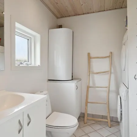 4 Bedroom Awesome In Humble