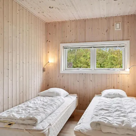 4 Bedroom Awesome In *
